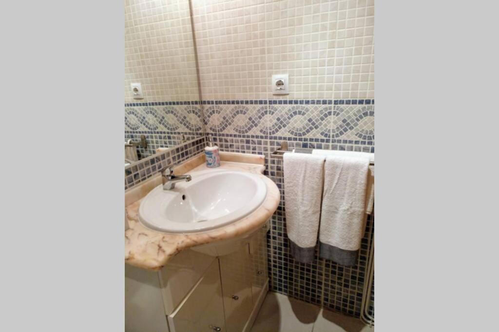 Apartamento R22-Loft en Madrid con aire acondicionado y Wifi Exterior foto